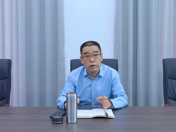 屈永安到興平陜西地礦華興新能源開(kāi)發(fā)有限公司調(diào)研指導(dǎo)工作3.jpg
